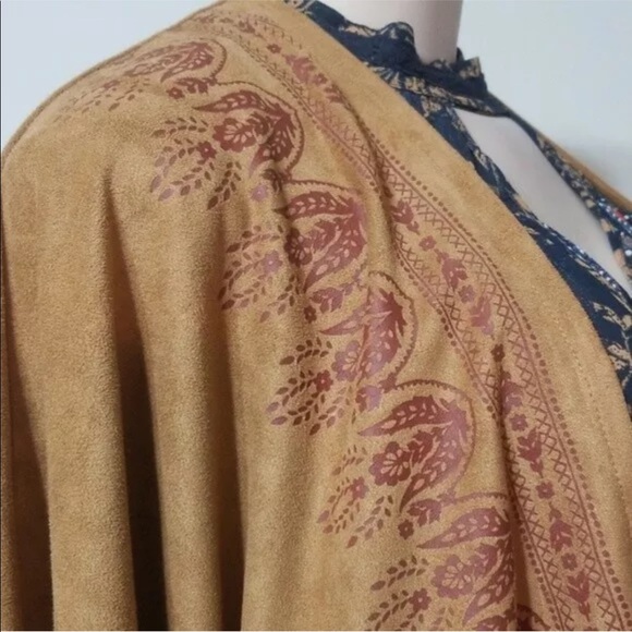 Hollister micro suede fringe poncho - Picture 6 of 7